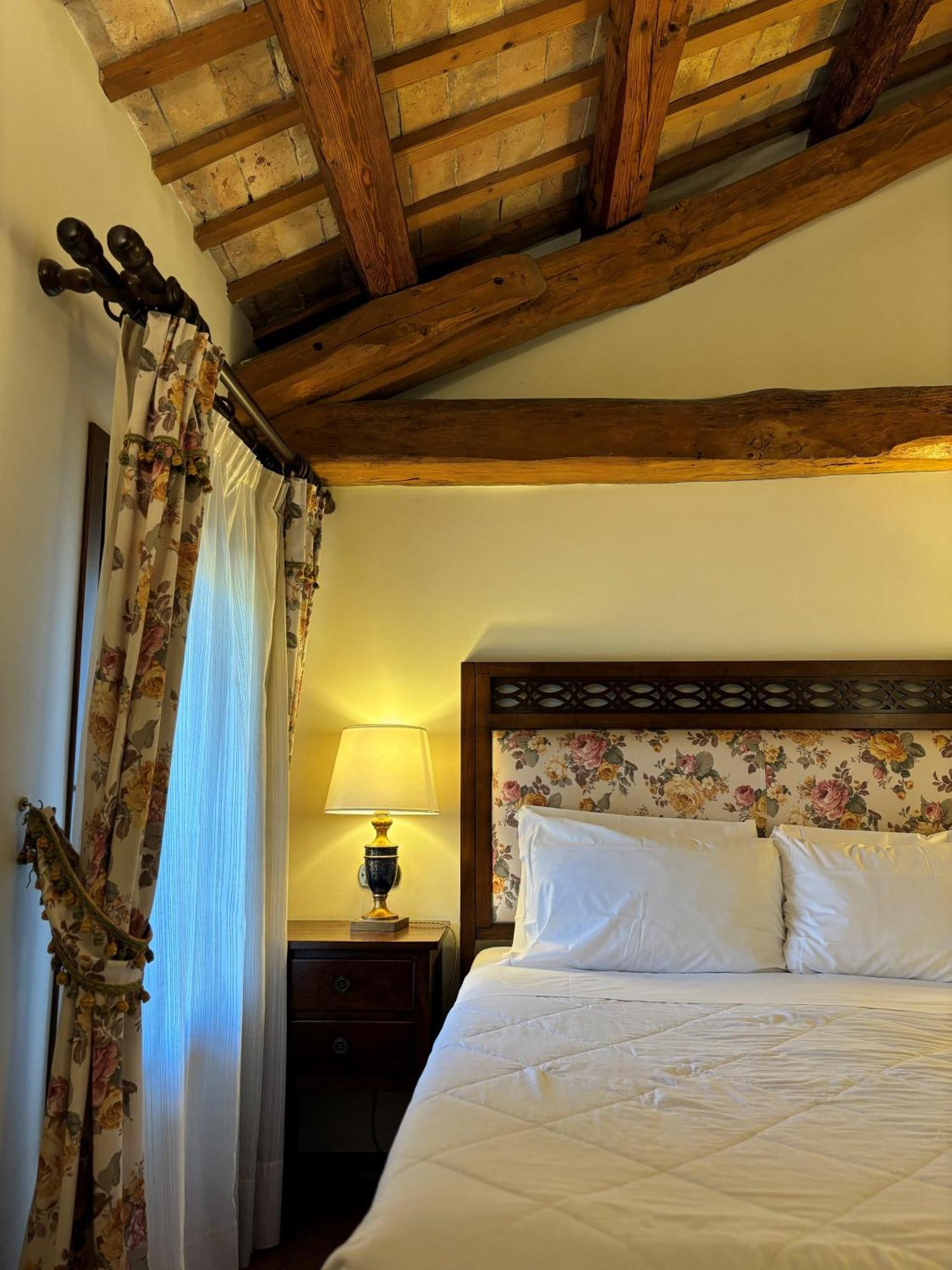 Hotel Villa Luppis 파이시아노 외부 사진